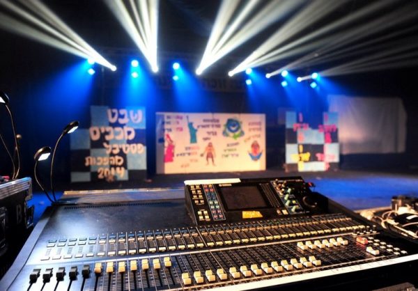 מערכות דיגיטליות הגברה ותאורה